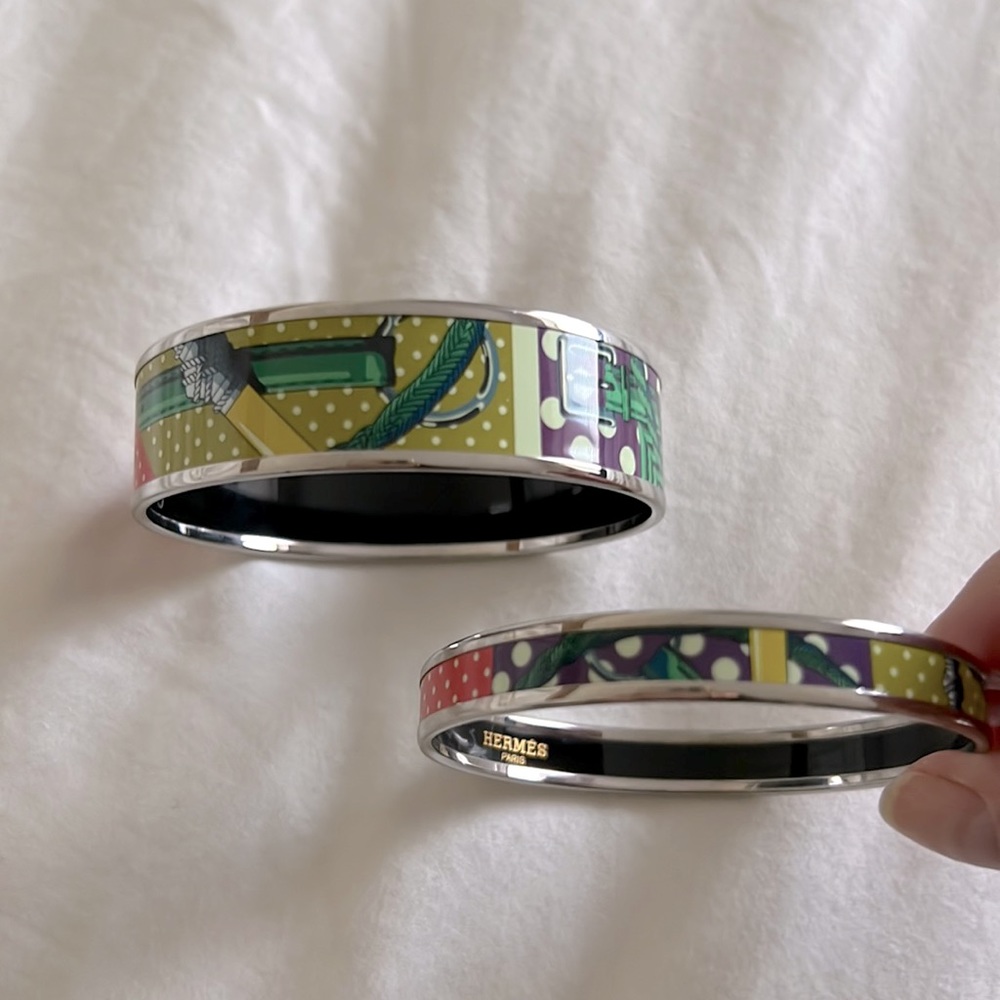 ONLY 1 Thin Hermes Enameled Bangle Polka Dot Belt Design size 65 Small Size